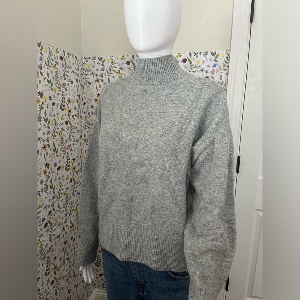 H&M Cozy Gray Women's Sweater in Size XS